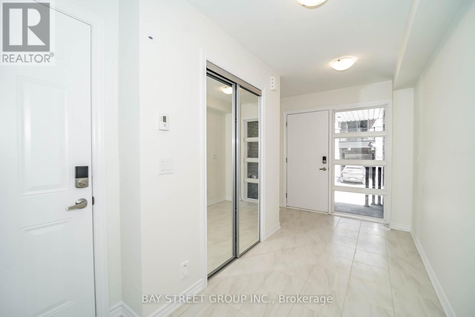 14 Gothenburg Lane, Markham, Ontario  L6C 3L7 - Photo 5 - N12575442