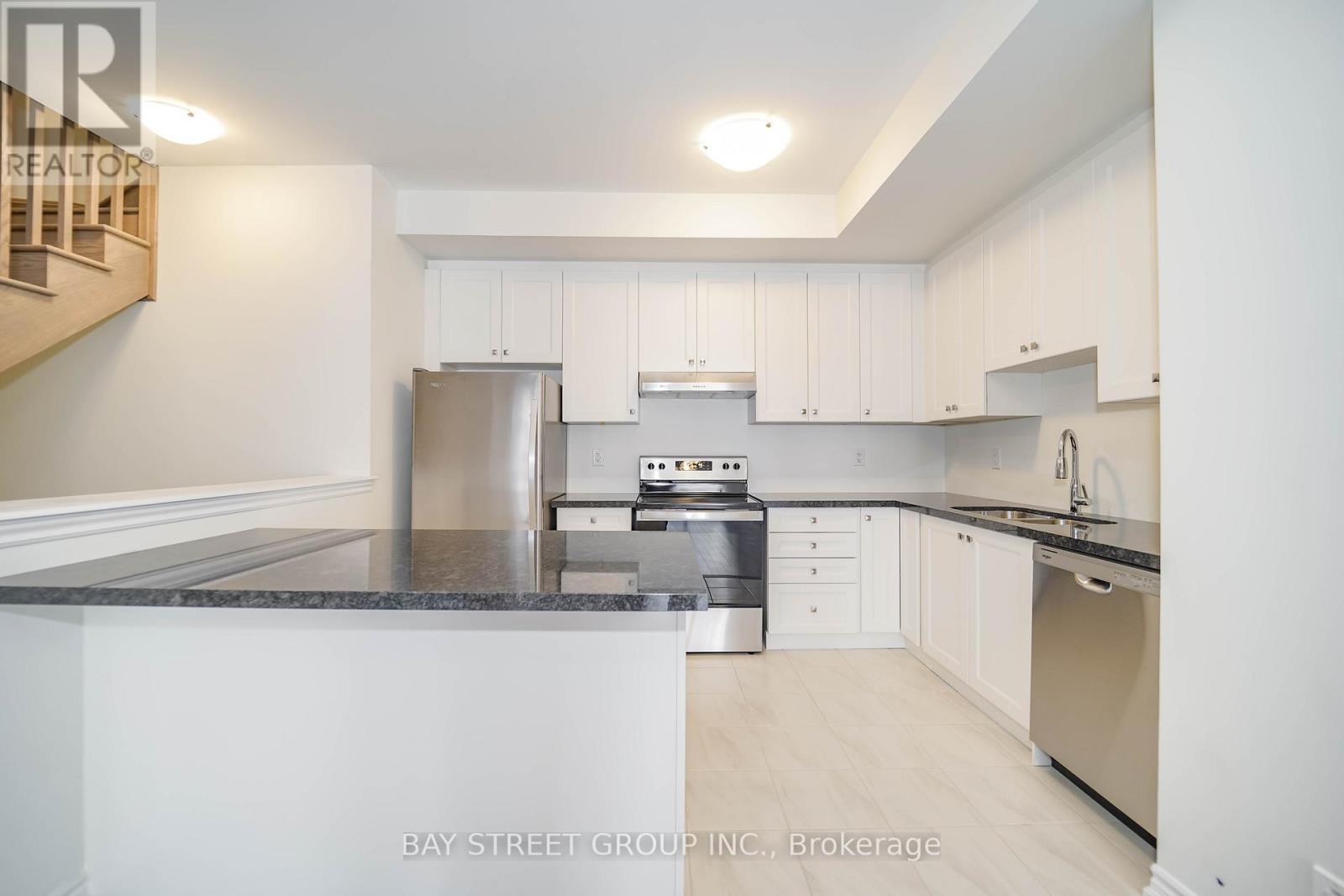 14 Gothenburg Lane, Markham, Ontario  L6C 3L7 - Photo 9 - N12575442