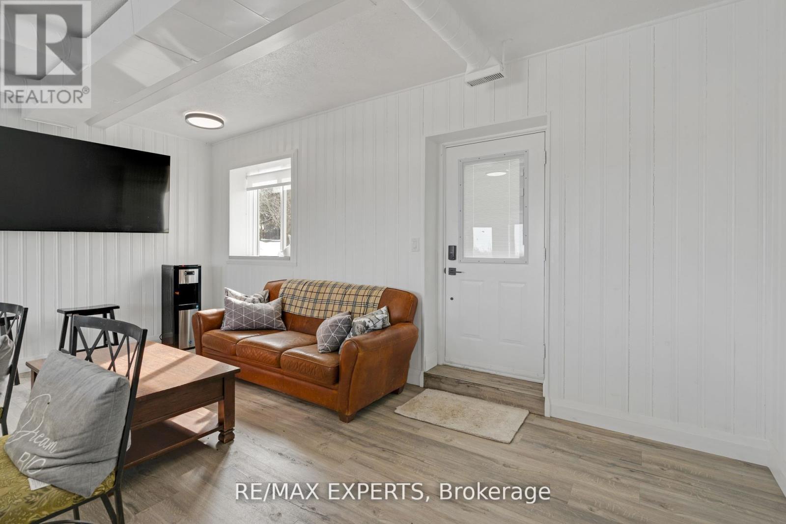 5780 17th Side Road, King, Ontario  L0G 1T0 - Photo 5 - N12575478