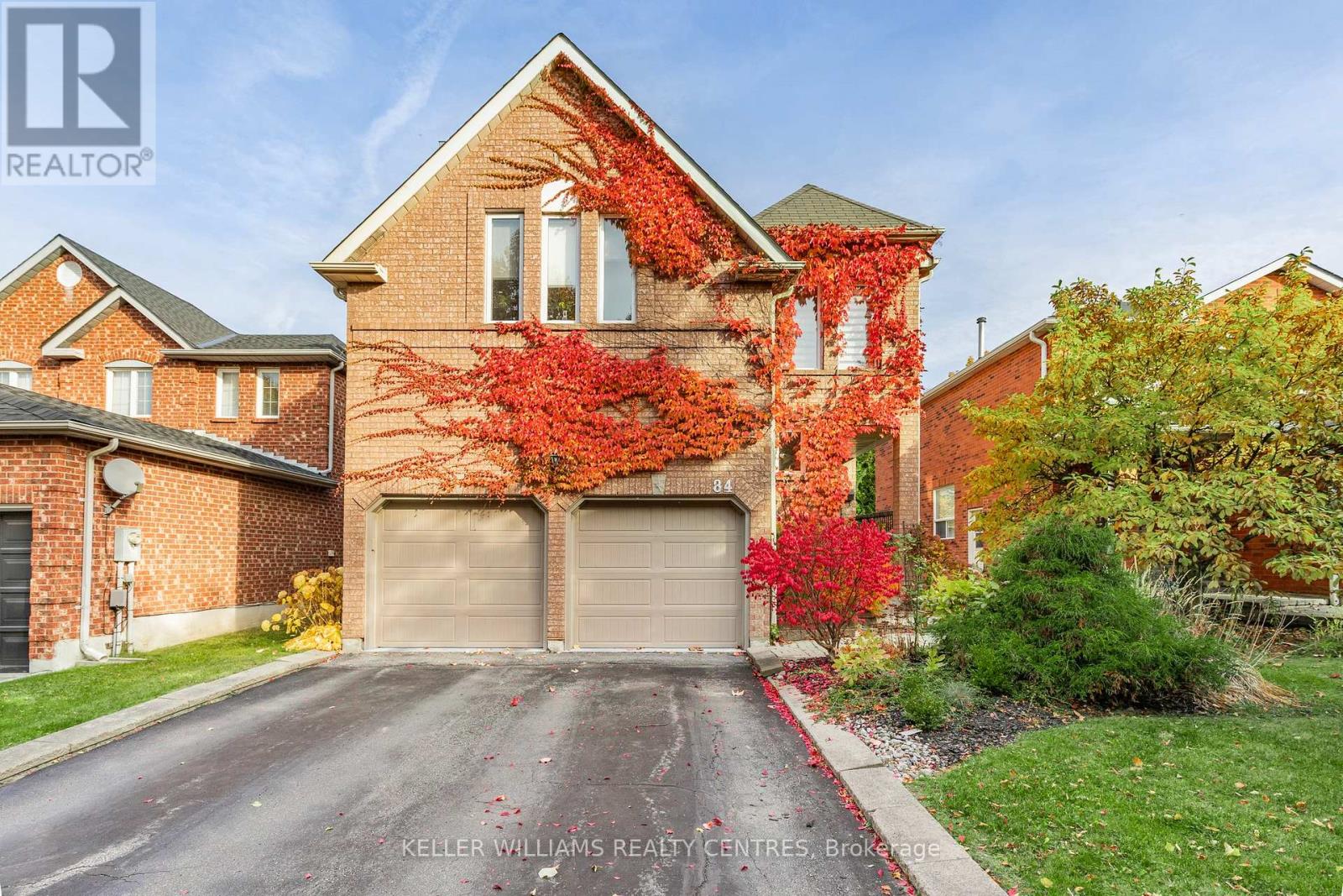 84 LORAVIEW LANE, Aurora, Ontario