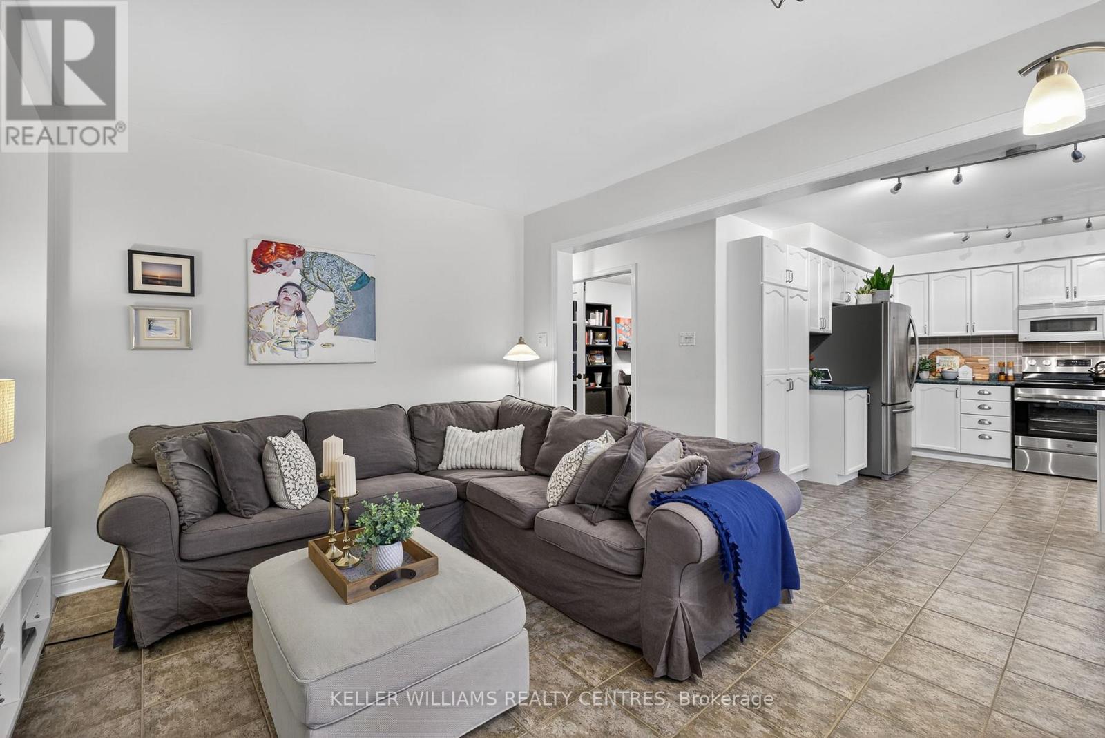 84 Loraview Lane, Aurora, Ontario  L4G 6N5 - Photo 11 - N12575494