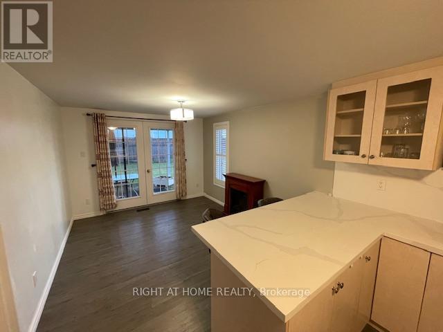 #b - 22 Grant Court, East Gwillimbury (Queensville), Ontario  L0G 1R0 - Photo 5 - N12575528