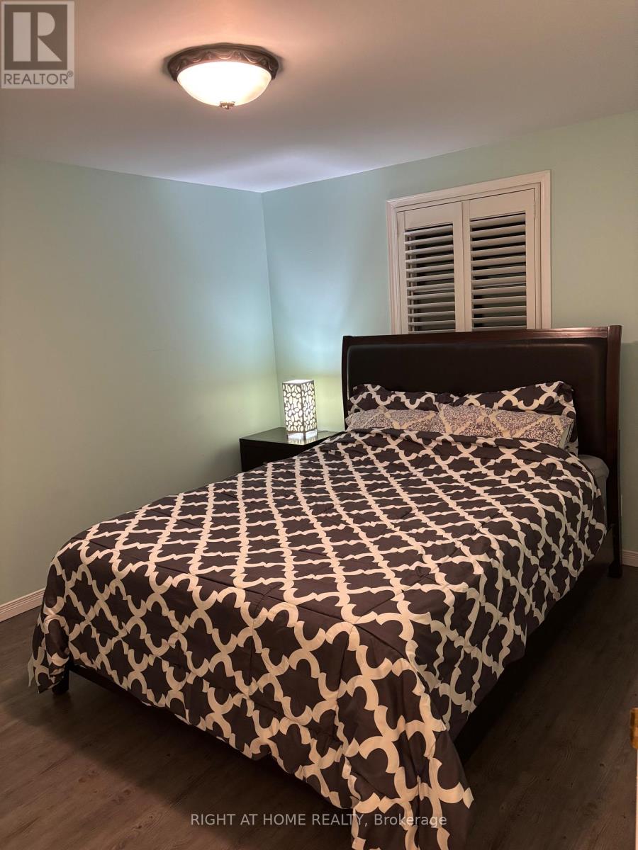 #b - 22 Grant Court, East Gwillimbury (Queensville), Ontario  L0G 1R0 - Photo 7 - N12575528