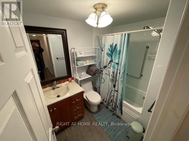 #b - 22 Grant Court, East Gwillimbury (Queensville), Ontario  L0G 1R0 - Photo 9 - N12575528