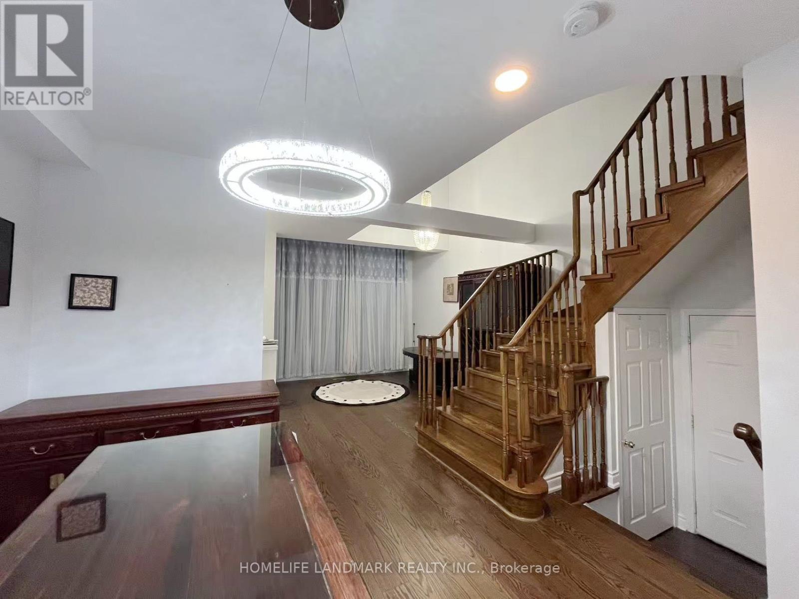 71 Ralph Chalmers Avenue, Markham, Ontario  L6E 2B9 - Photo 11 - N12575610