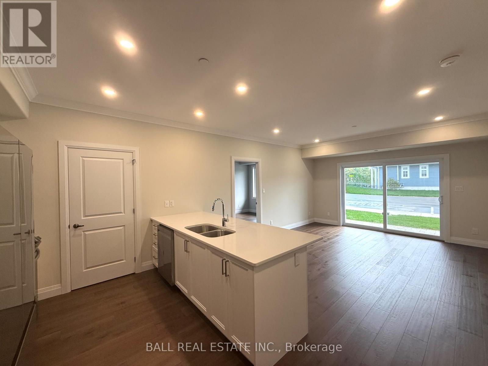 102 - 19 Hampton Lane, Selwyn, Ontario  K0L 2H0 - Photo 6 - X12449493