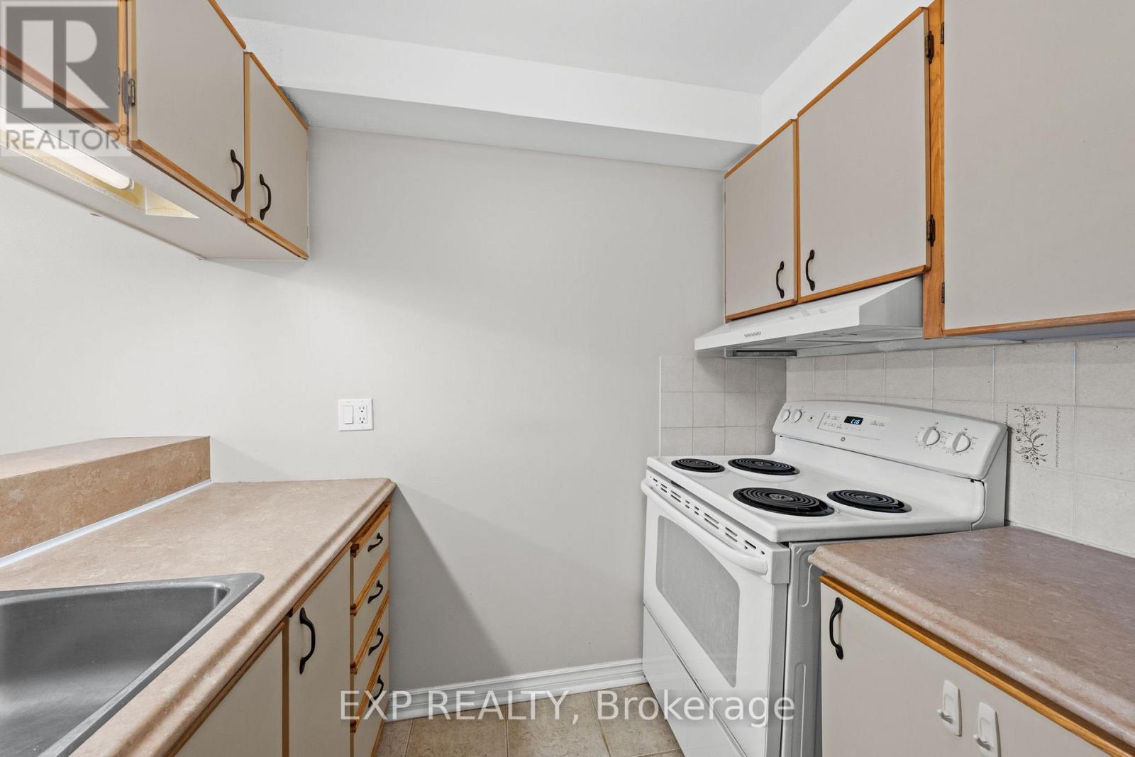 306 - 6376 Bilberry Drive, Ottawa, Ontario  K1C 4P6 - Photo 19 - X12470222