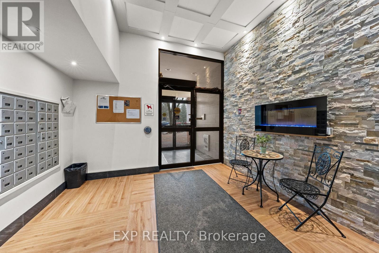 306 - 6376 Bilberry Drive, Ottawa, Ontario  K1C 4P6 - Photo 4 - X12470222