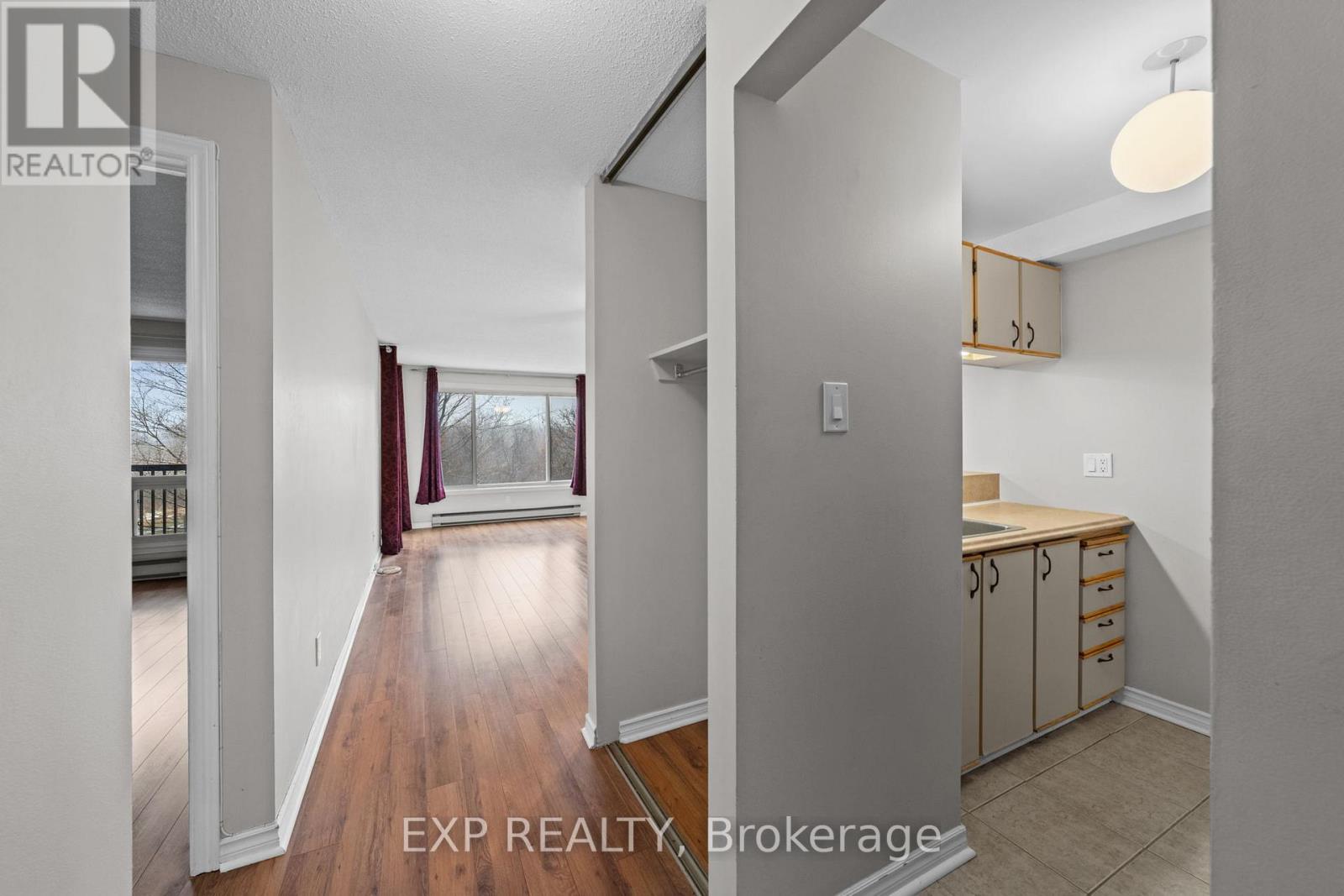 306 - 6376 Bilberry Drive, Ottawa, Ontario  K1C 4P6 - Photo 9 - X12470222