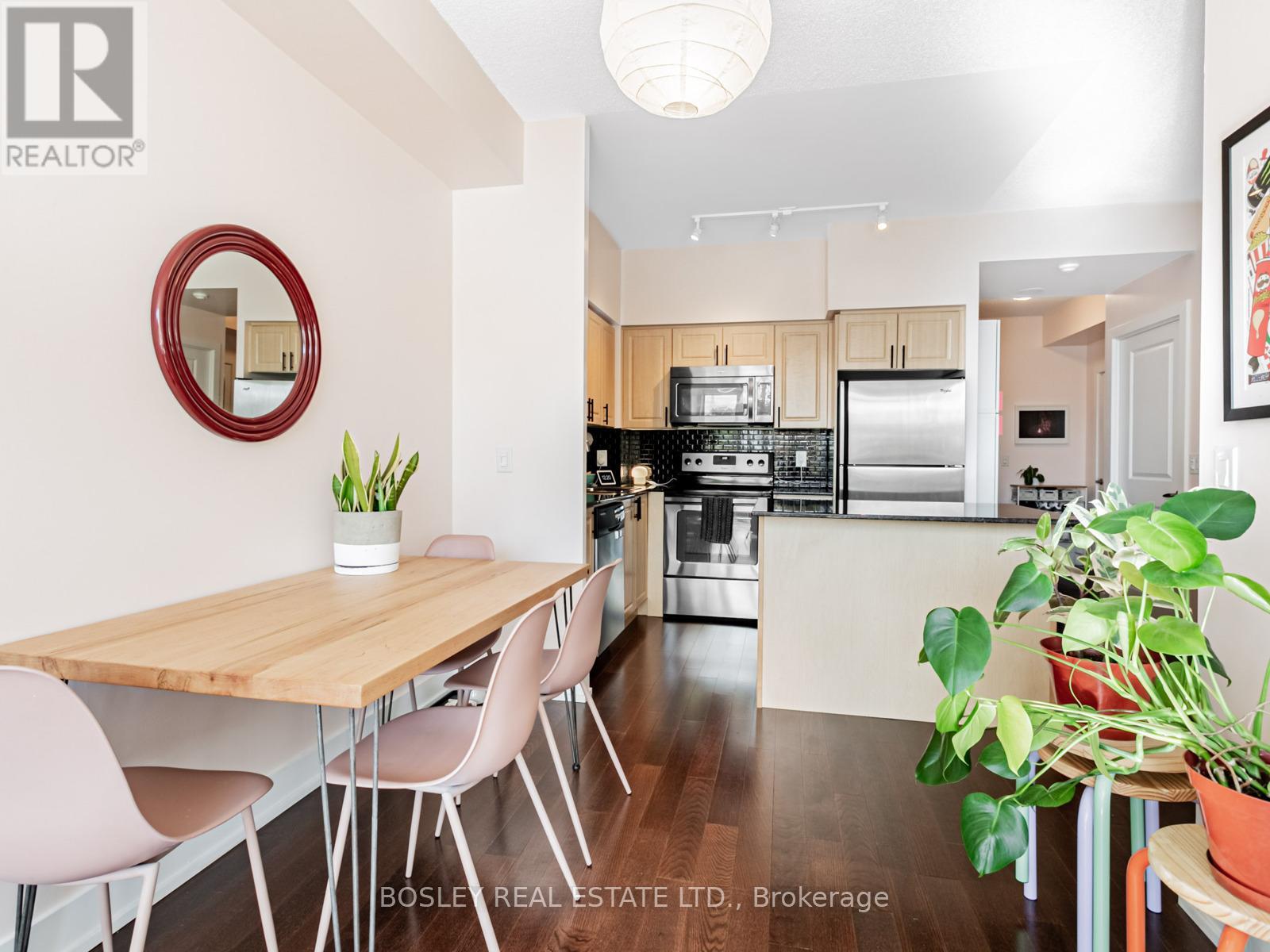 605 - 1638 Bloor Street W, Toronto, Ontario  M6P 0A6 - Photo 8 - W12575410