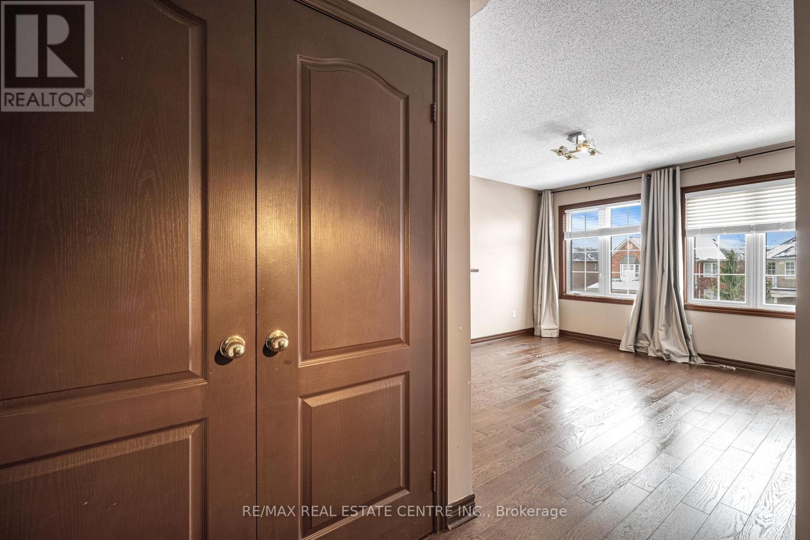 3120 Velmar Drive, Mississauga, Ontario  L5M 6V8 - Photo 21 - W12575422