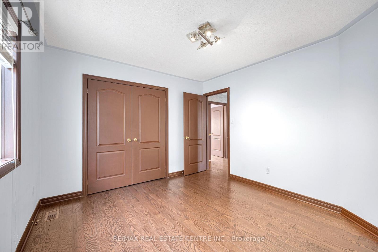 3120 Velmar Drive, Mississauga, Ontario  L5M 6V8 - Photo 27 - W12575422