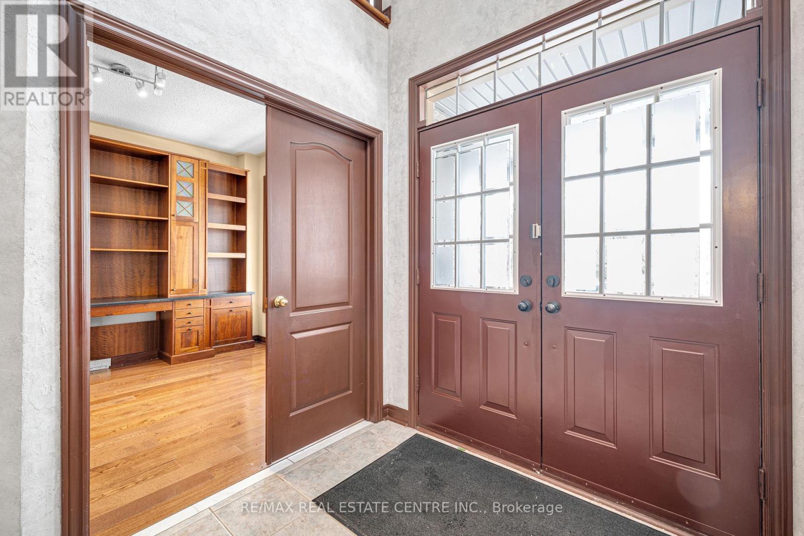 3120 Velmar Drive, Mississauga, Ontario  L5M 6V8 - Photo 5 - W12575422