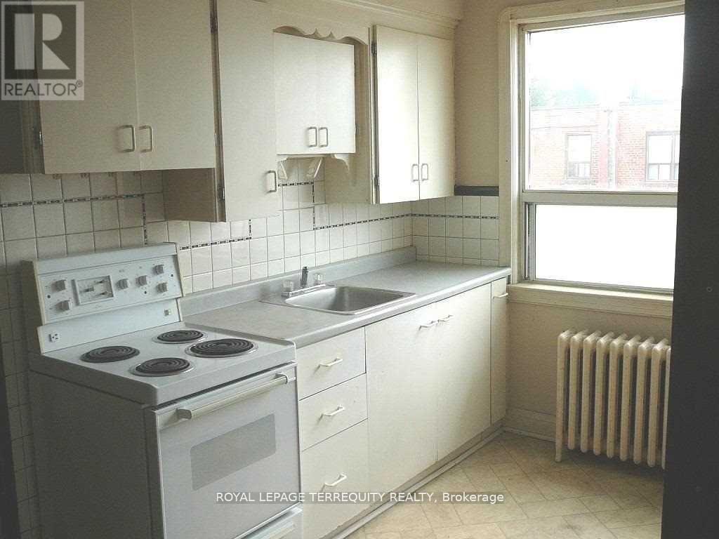 1 - 1268 The Queensway, Toronto, Ontario  M8Z 1S3 - Photo 5 - W12575458