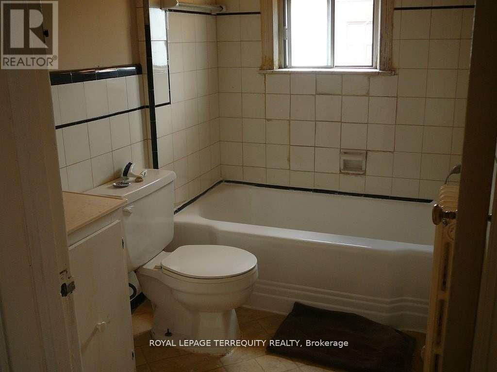 1 - 1268 The Queensway, Toronto, Ontario  M8Z 1S3 - Photo 7 - W12575458