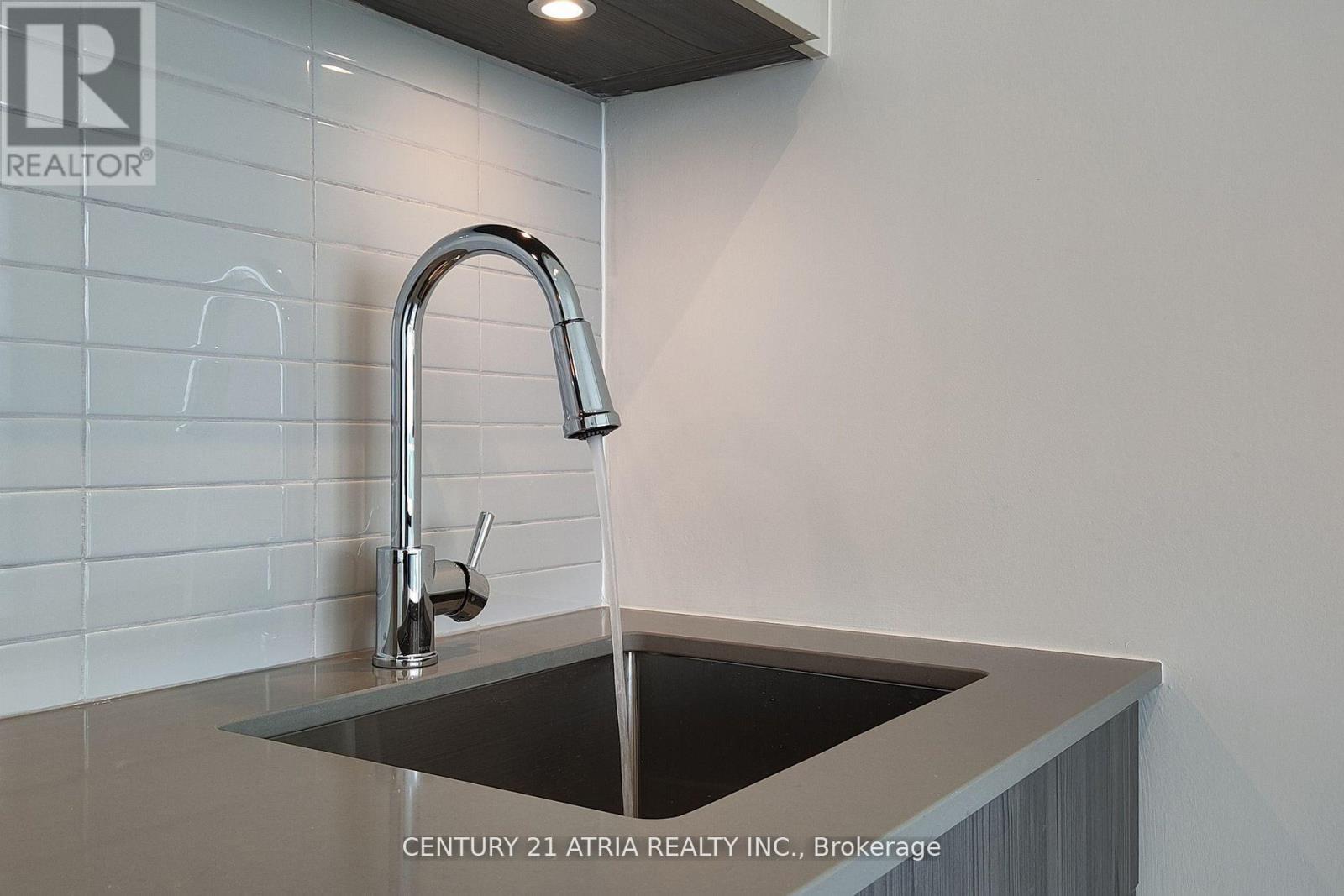 1410 - 220 Missinnihe Way, Mississauga, Ontario  L5H 0A9 - Photo 14 - W12575464