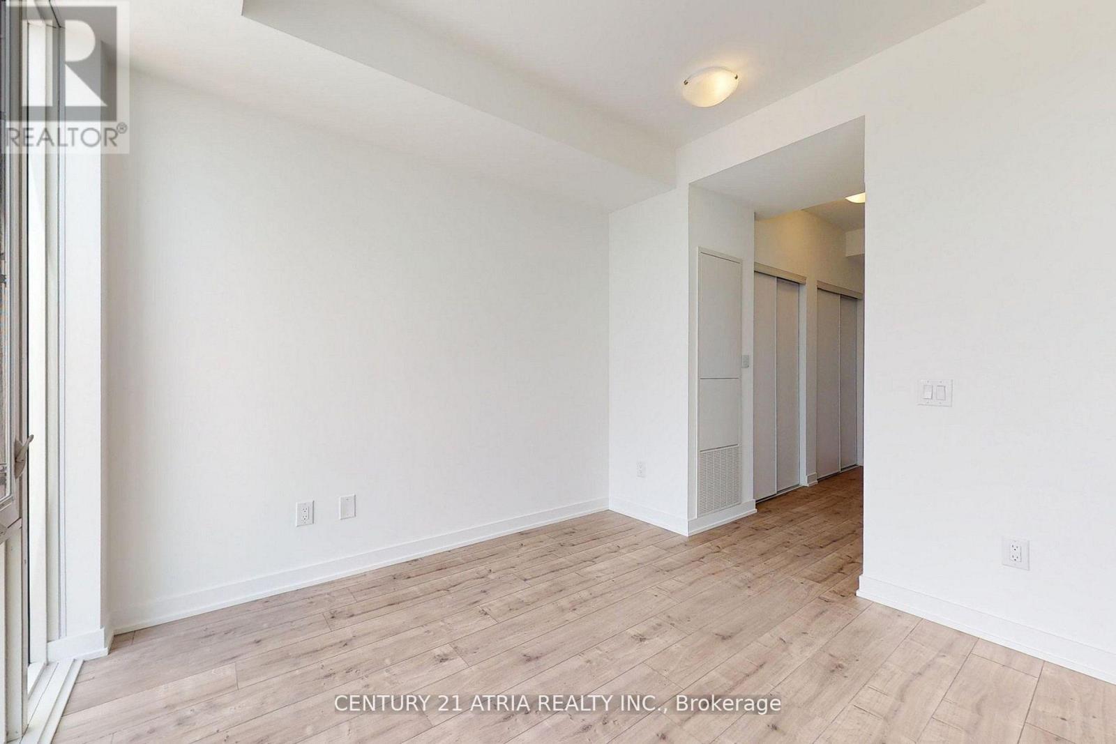 1410 - 220 Missinnihe Way, Mississauga, Ontario  L5H 0A9 - Photo 6 - W12575464