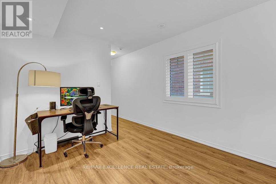 5 Francesco Street, Brampton, Ontario  L7A 4N7 - Photo 5 - W12575510