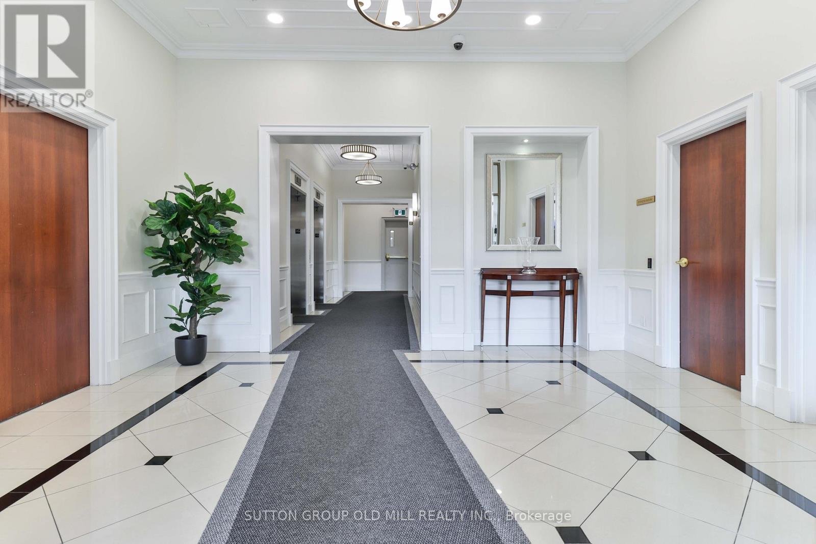 207 - 4196 Dundas Street W, Toronto, Ontario  M8X 0A3 - Photo 2 - W12575576