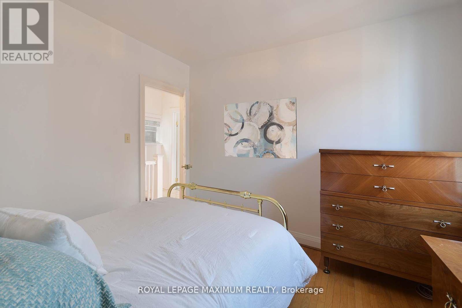 245 Belgravia Avenue, Toronto, Ontario  M6E 2M9 - Photo 24 - W12575590