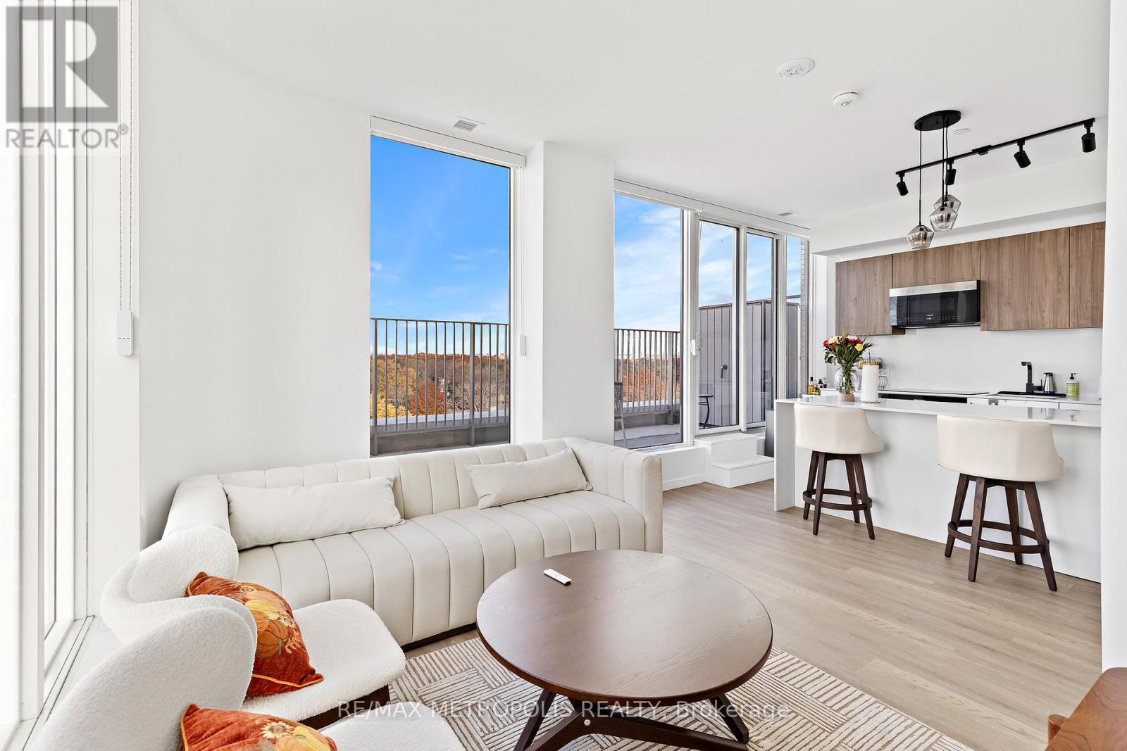 Ph10 - 689 The Queensway, Toronto, Ontario  M8Y 0C8 - Photo 11 - W12575616