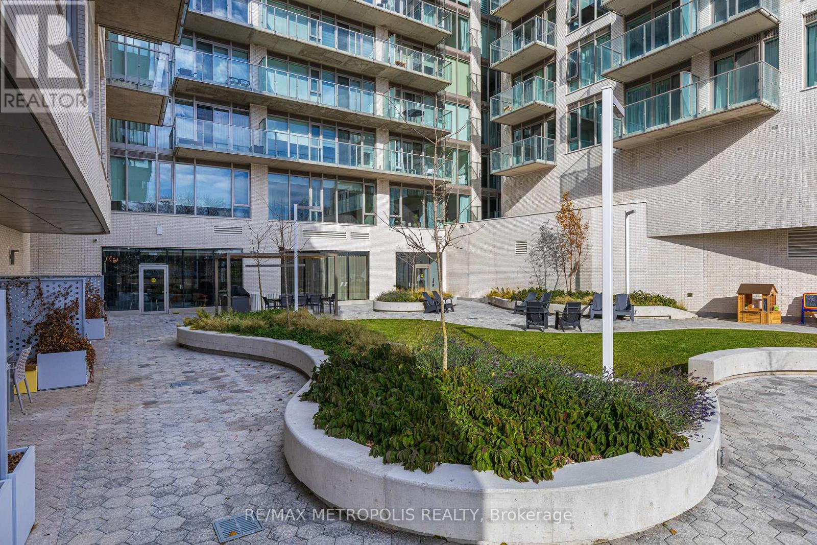 Ph10 - 689 The Queensway, Toronto, Ontario  M8Y 0C8 - Photo 32 - W12575616