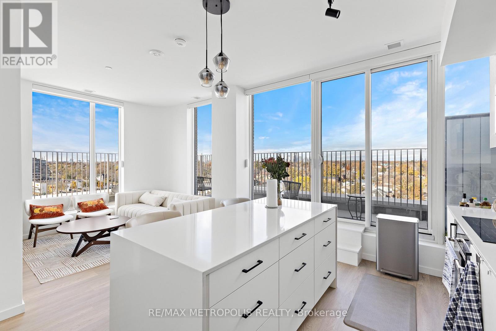 Ph10 - 689 The Queensway, Toronto, Ontario  M8Y 0C8 - Photo 6 - W12575616