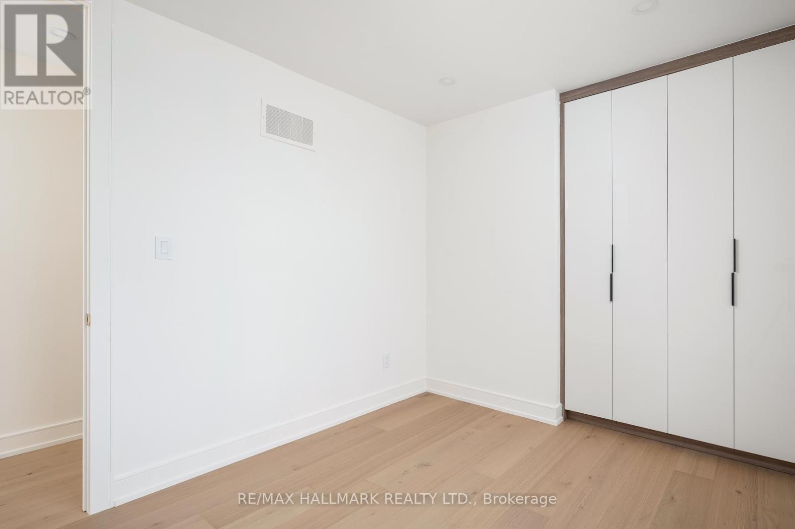 104 Newcastle Street, Toronto, Ontario  M8Z 1C8 - Photo 32 - W12575628