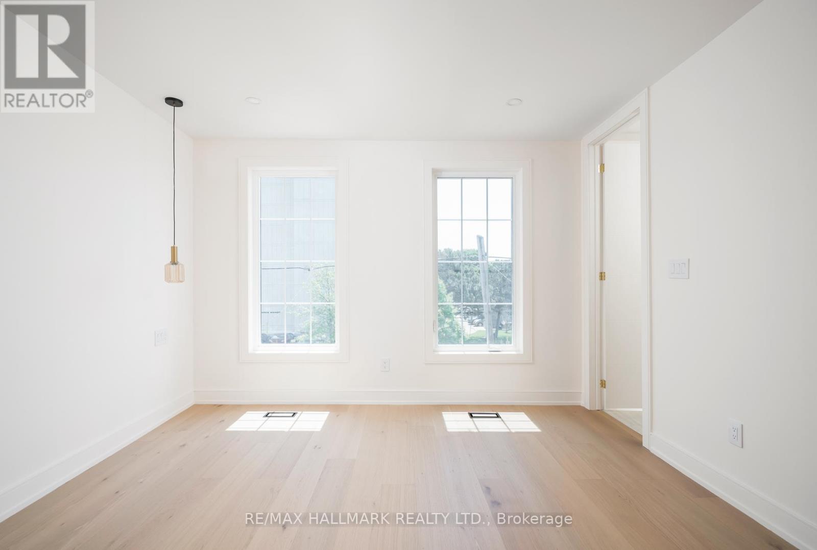 104 Newcastle Street, Toronto, Ontario  M8Z 1C8 - Photo 34 - W12575628