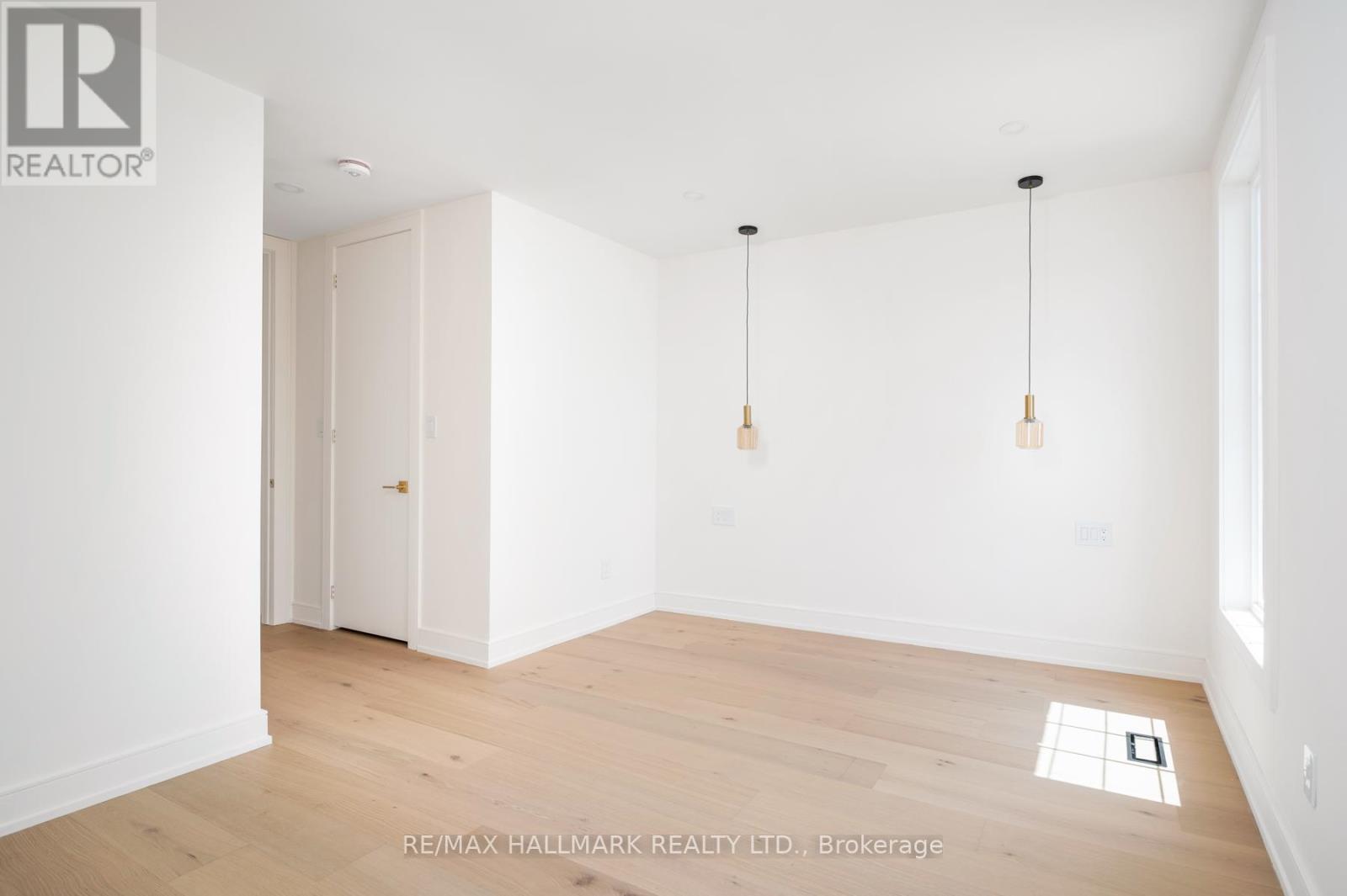 104 Newcastle Street, Toronto, Ontario  M8Z 1C8 - Photo 36 - W12575628