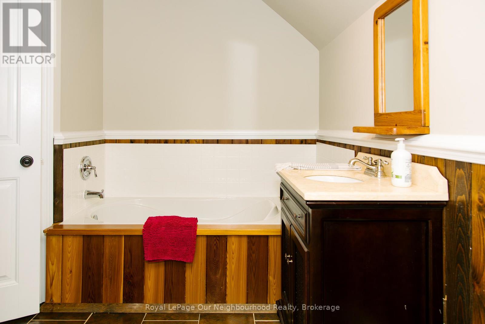 1040 Ski Ridge Trail, Dysart Et Al, Ontario  K0M 1M0 - Photo 21 - X12575684