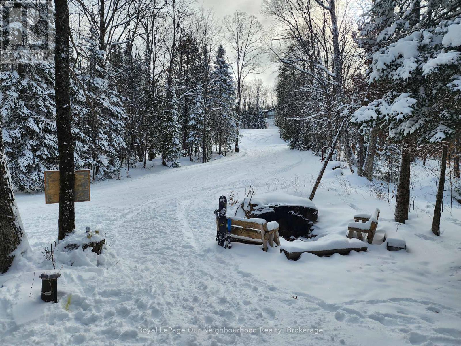 1040 Ski Ridge Trail, Dysart Et Al, Ontario  K0M 1M0 - Photo 38 - X12575684