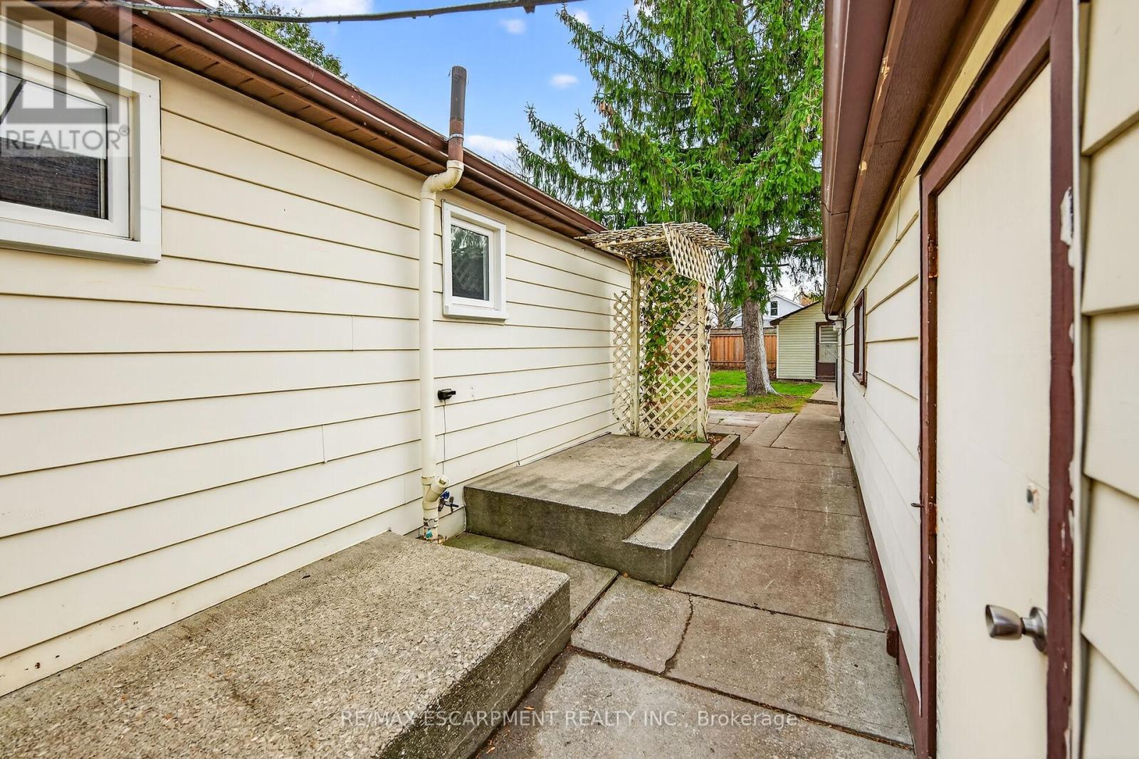 17 Oneida Street, Haldimand, Ontario  N0A 1H0 - Photo 33 - X12575434