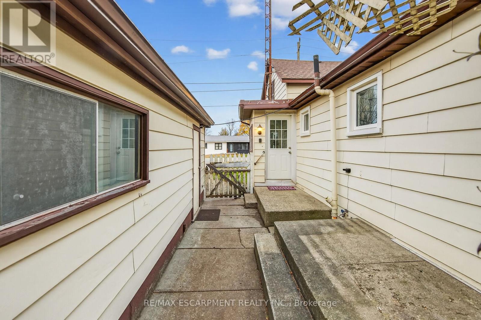 17 Oneida Street, Haldimand, Ontario  N0A 1H0 - Photo 40 - X12575434