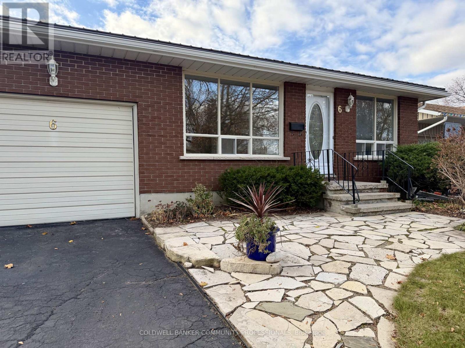 6 Burdock Boulevard, Brantford, Ontario  N3R 6B6 - Photo 2 - X12575452