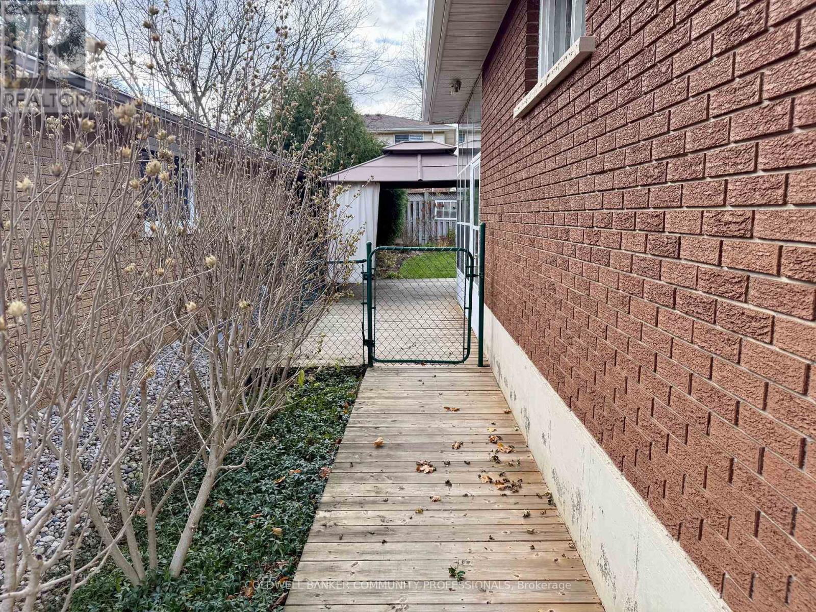 6 Burdock Boulevard, Brantford, Ontario  N3R 6B6 - Photo 5 - X12575452