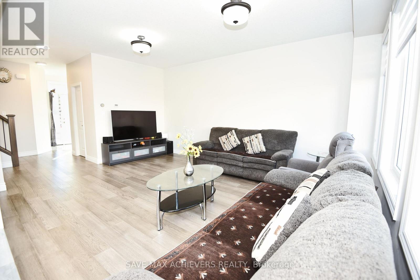 107 Byers Street, London South, Ontario  N6L 0E9 - Photo 6 - X12575480