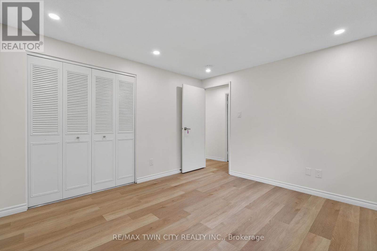 120 Westheights Drive, Kitchener, Ontario  N2N 1J9 - Photo 11 - X12575524