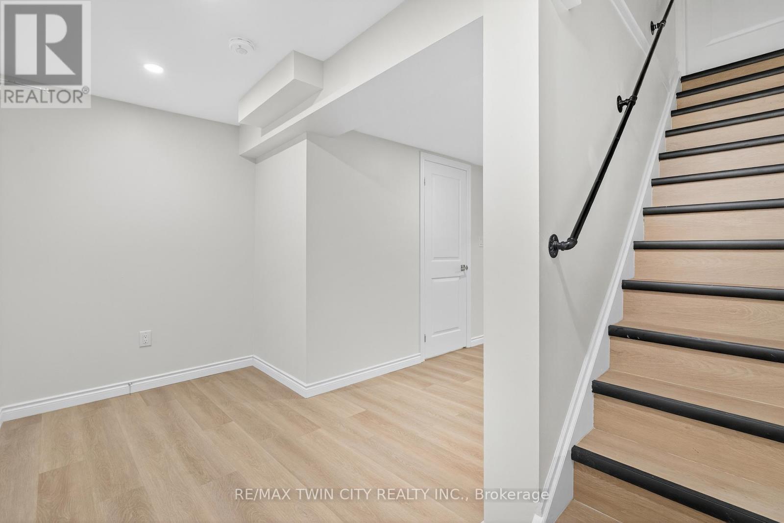 120 Westheights Drive, Kitchener, Ontario  N2N 1J9 - Photo 17 - X12575524