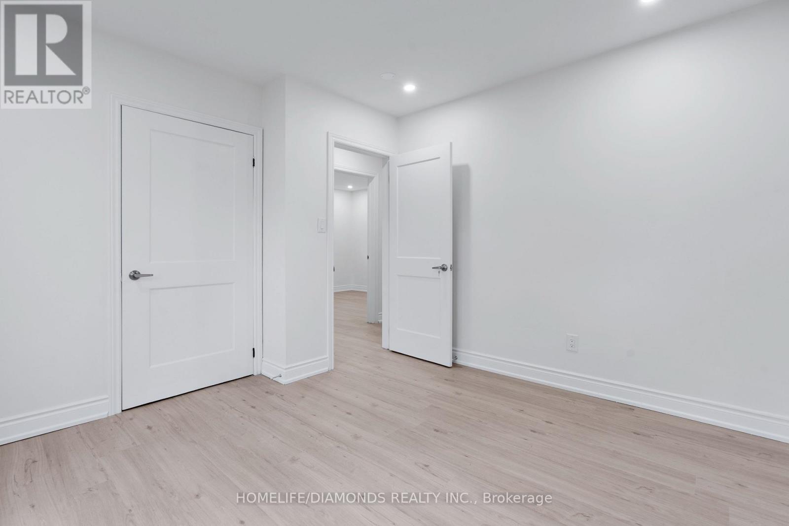 Upper - 210 Mackan Street, Thorold, Ontario  L2V 1G7 - Photo 22 - X12575534