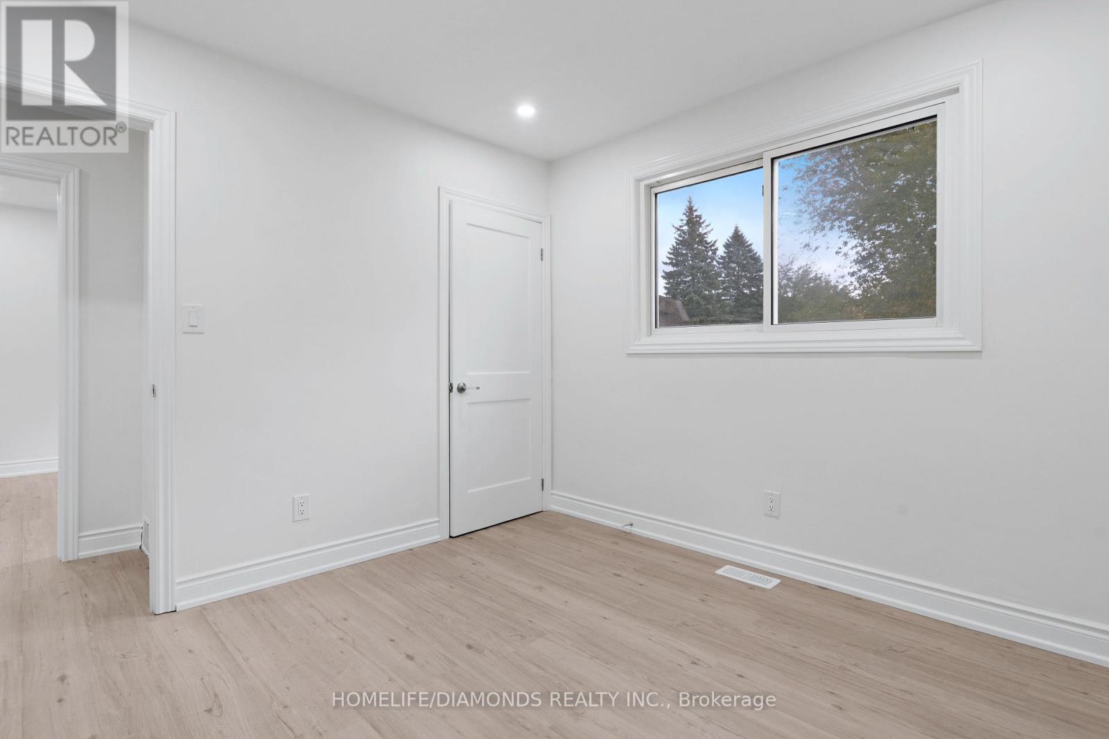 Upper - 210 Mackan Street, Thorold, Ontario  L2V 1G7 - Photo 24 - X12575534