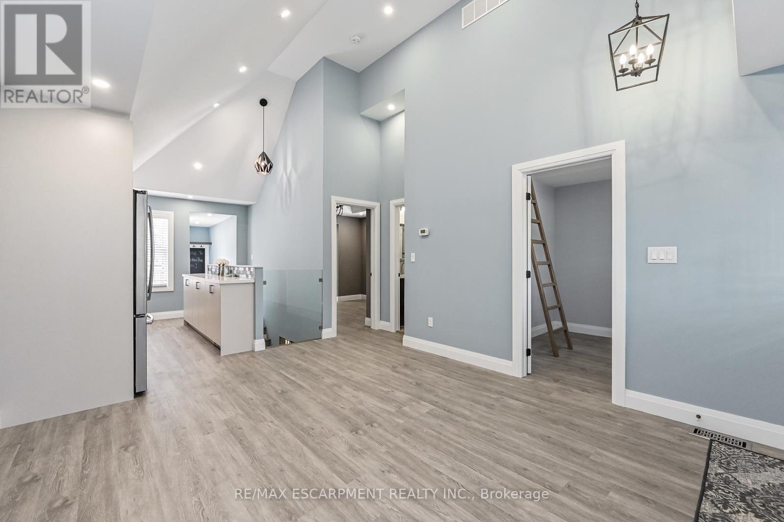 95 Houghton Avenue N, Hamilton, Ontario  L8H 4L5 - Photo 7 - X12575536