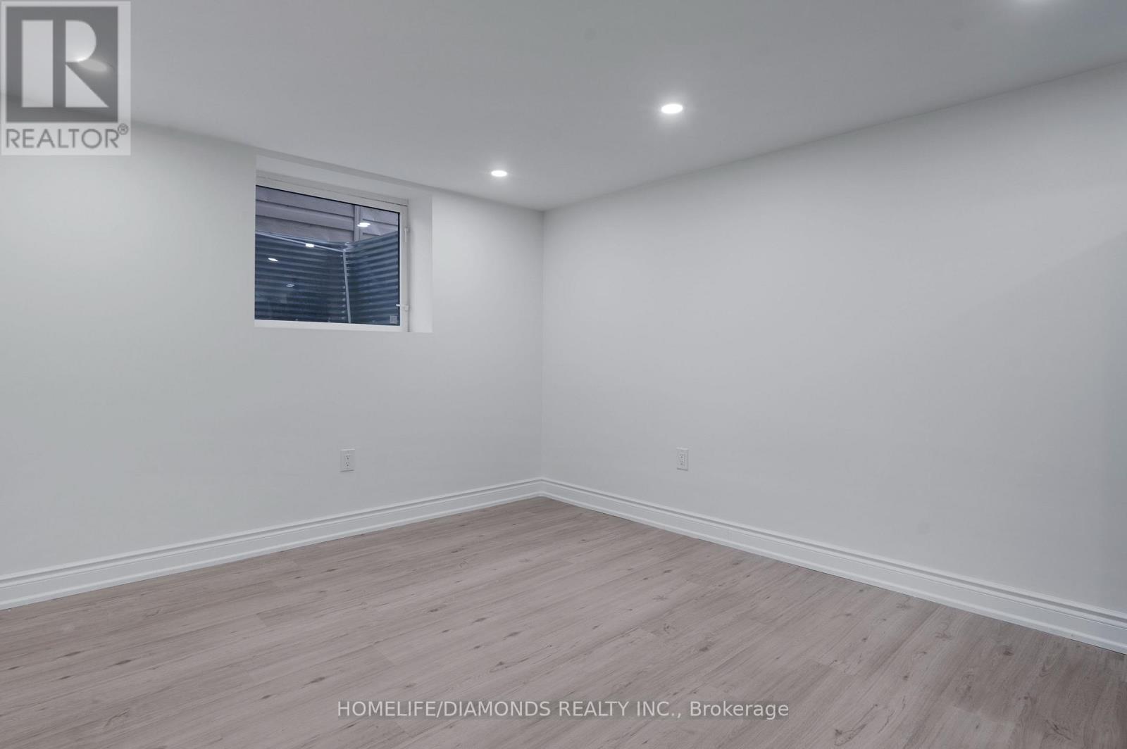 Lower - 210 Mackan Street, Thorold, Ontario  L2V 1G7 - Photo 10 - X12575548