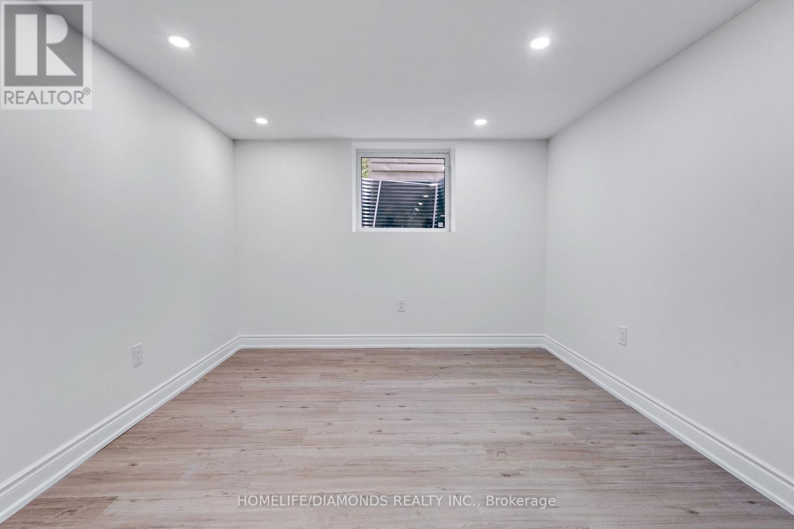 Lower - 210 Mackan Street, Thorold, Ontario  L2V 1G7 - Photo 11 - X12575548