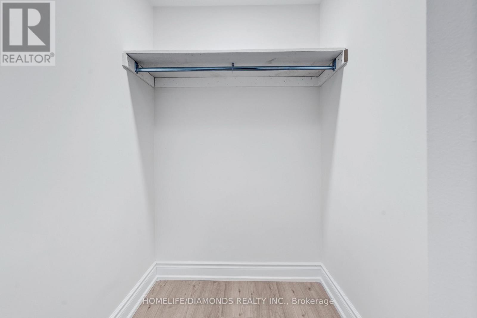 Lower - 210 Mackan Street, Thorold, Ontario  L2V 1G7 - Photo 13 - X12575548