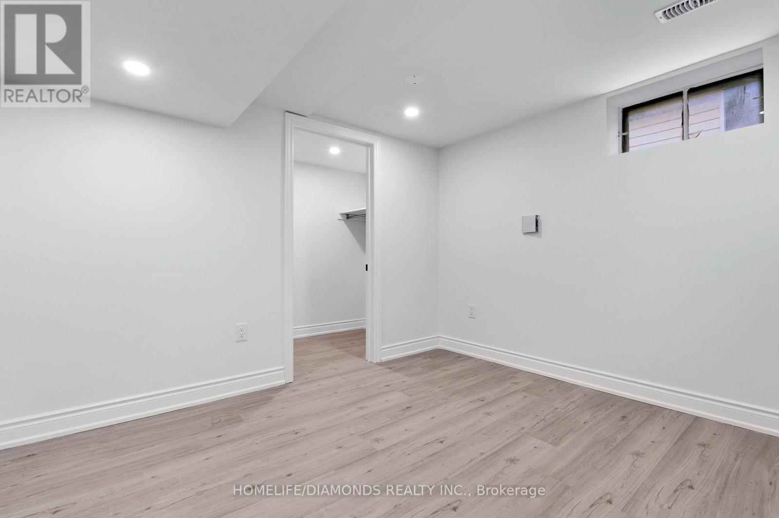 Lower - 210 Mackan Street, Thorold, Ontario  L2V 1G7 - Photo 14 - X12575548