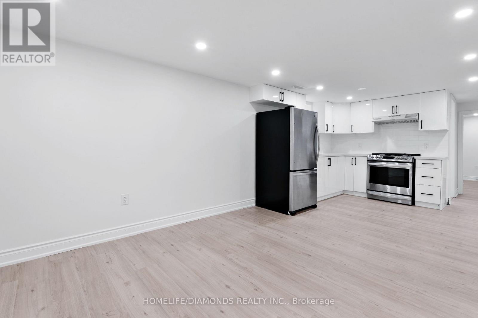 Lower - 210 Mackan Street, Thorold, Ontario  L2V 1G7 - Photo 6 - X12575548