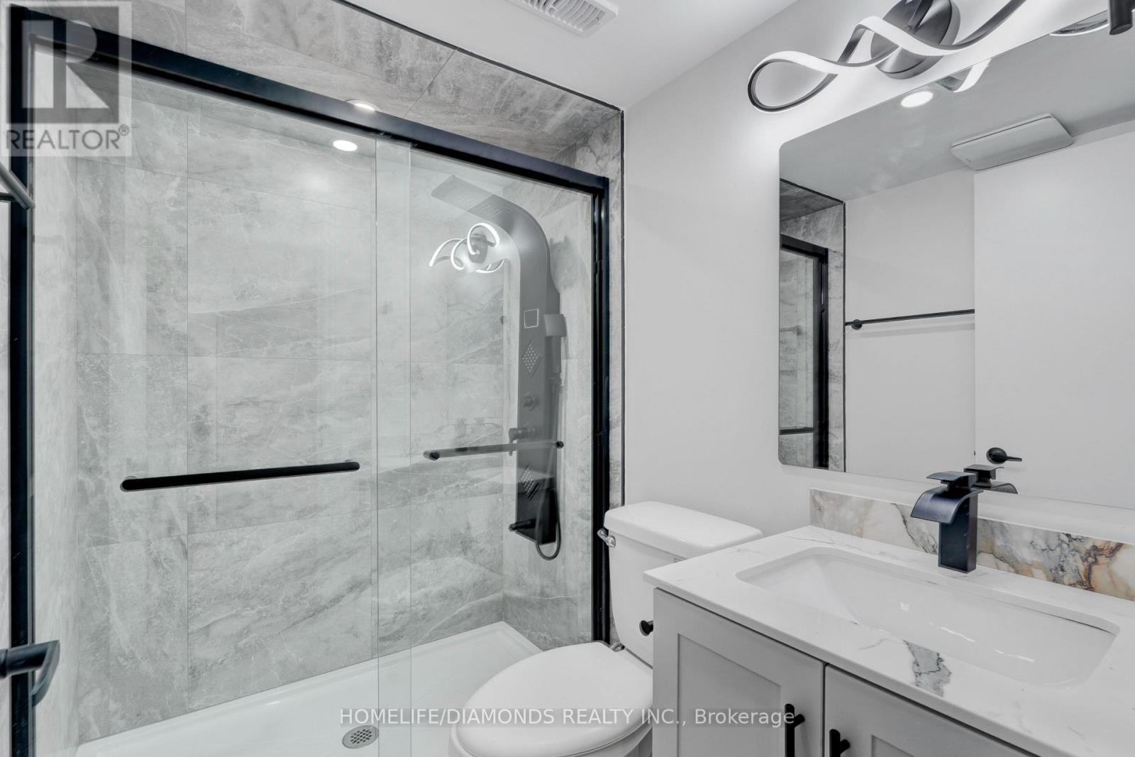 Lower - 210 Mackan Street, Thorold, Ontario  L2V 1G7 - Photo 8 - X12575548