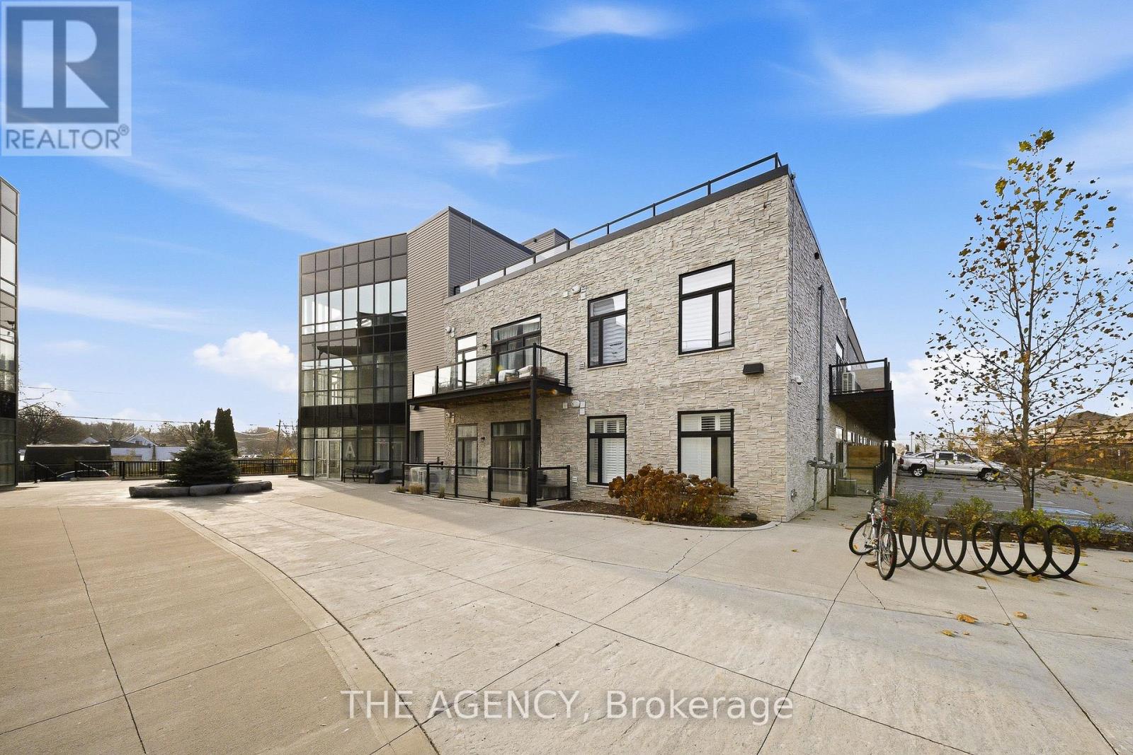 102a - 85 Morrell Street, Brantford, Ontario  N3T 4J6 - Photo 2 - X12575564