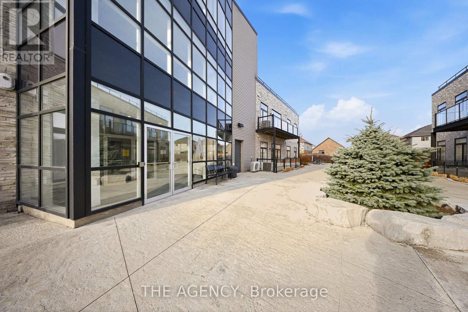 102a - 85 Morrell Street, Brantford, Ontario  N3T 4J6 - Photo 3 - X12575564